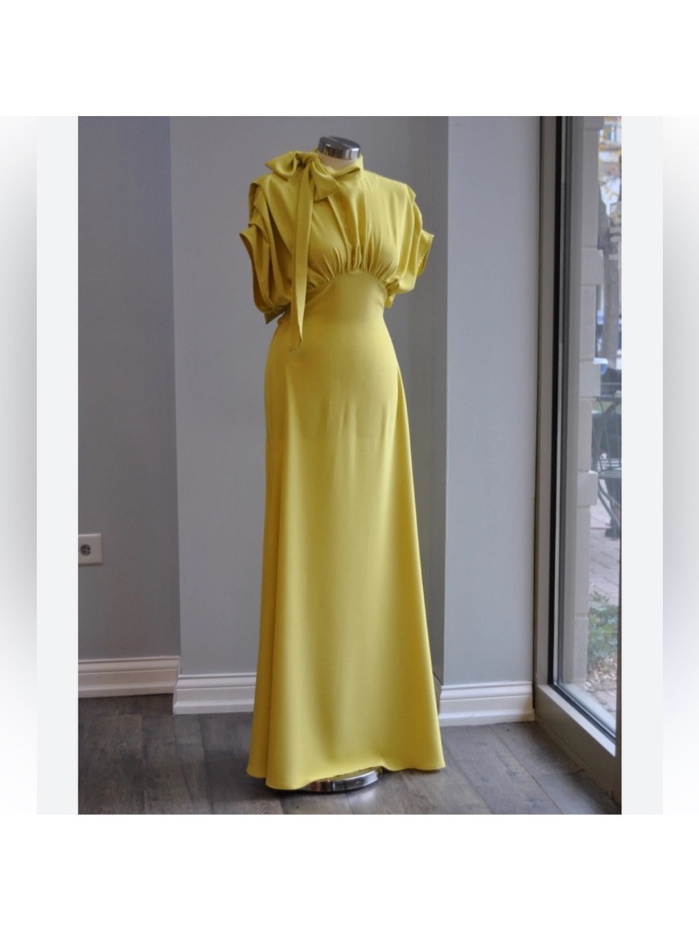 NWT Mulla mustard yellow maxi dress size M tie neck